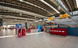 Praga aeropuerto sala de salidas